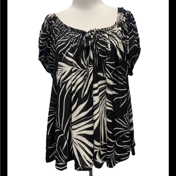 Torrid Black White Cap Sleeve Gauze Peasant Top 1X - Picture 2 of 6